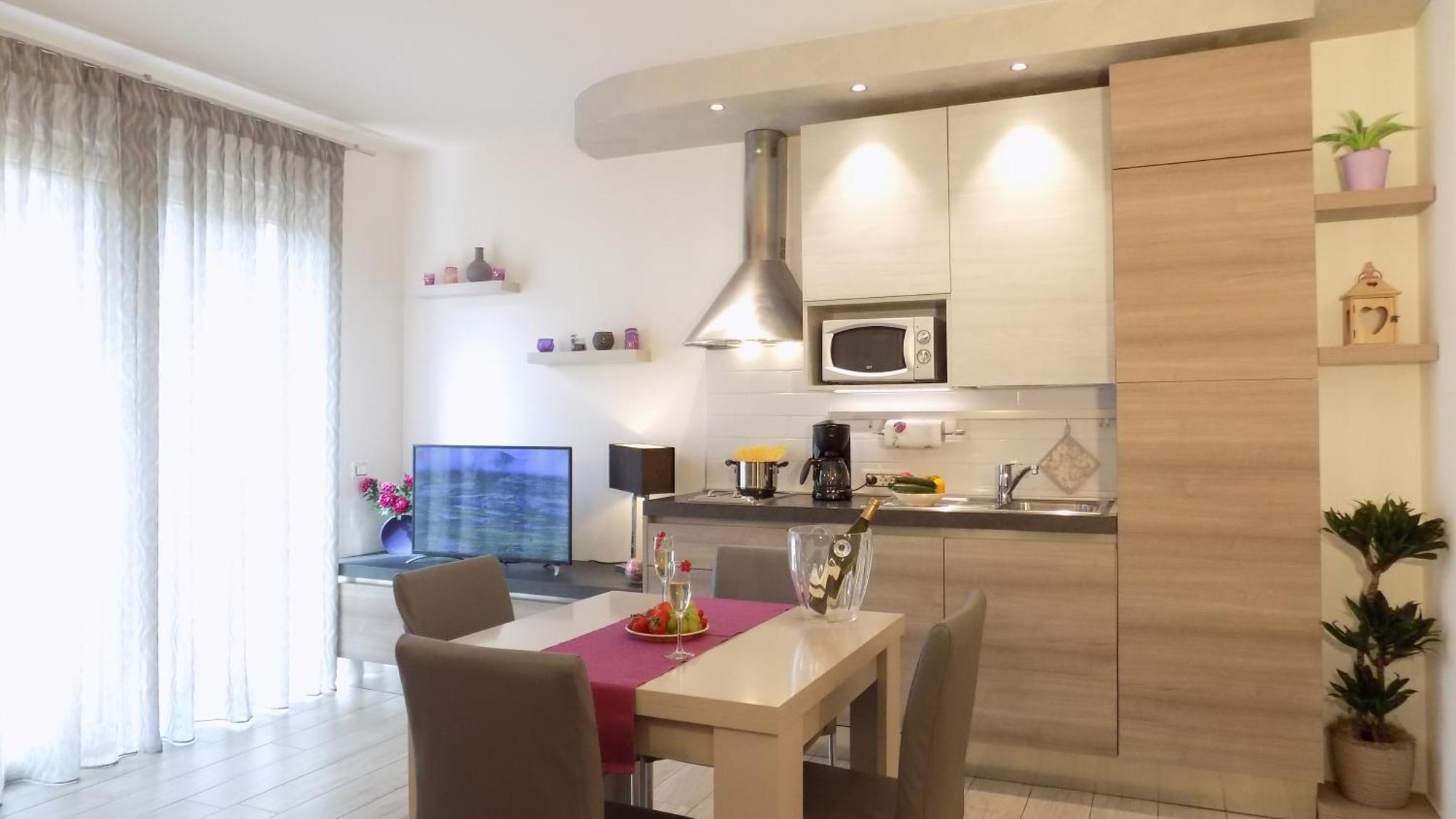 Millyholidays - Apartment Lilla - Center - Nearby Beach - Private Garden - Spa Pool 巴多利诺 外观 照片